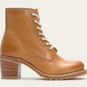 FRYE SABRINA 6G LACE-UP BOOT, WOMEN'S SIZE 8  ** LIKE NEW **
